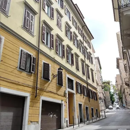 Apartman Mansarda San Michele Trieszt